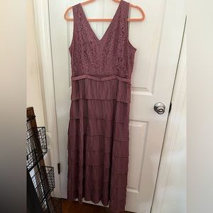 Beautiful mauve tiered laced gown. Perfect for a wedding. Size 12P or UK16.